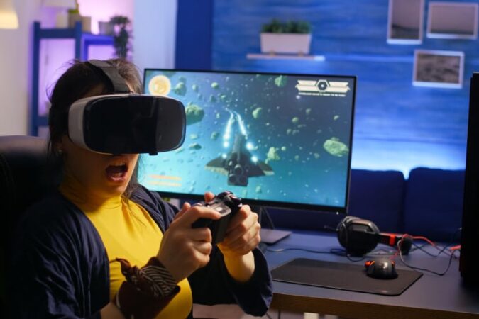 Build a Six-Figure Online Business Selling Online Courses